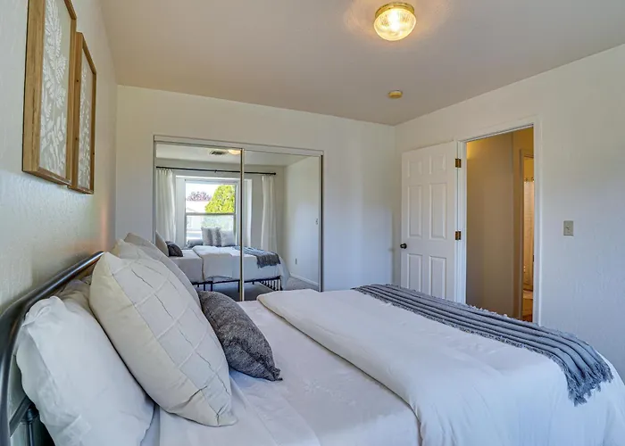 W/ Fenced Backyard: 3 Mi To Downtown Holiday home Thatcher