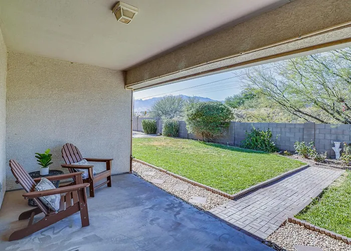 W/ Fenced Backyard: 3 Mi To Downtown Holiday home *